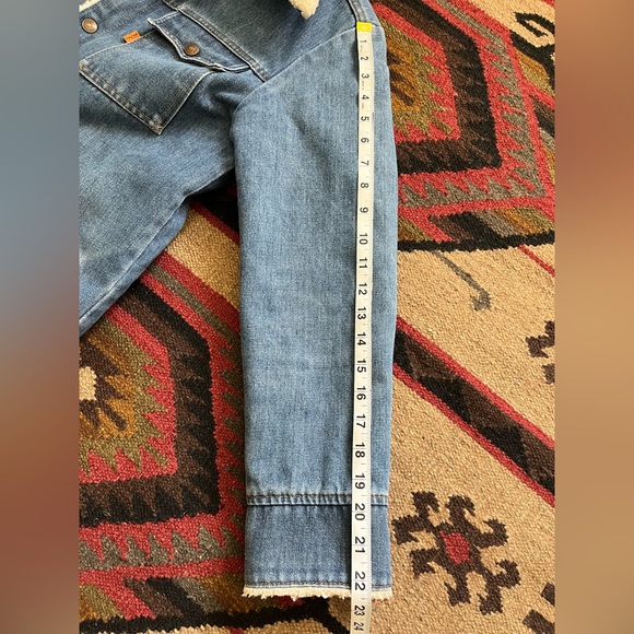 Vintage Levis Sherpa Jacket (70s-80s) - Picture 10 of 14